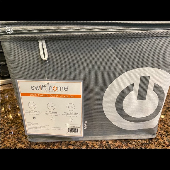 Coolidge 100% Cotton 160 TC Duvet Cover Set - Picture 2 of 2